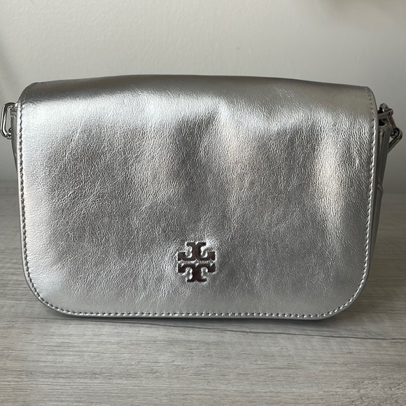 Tory Burch Silver Metallic Small Crossbody Bag - Picture 1 of 11